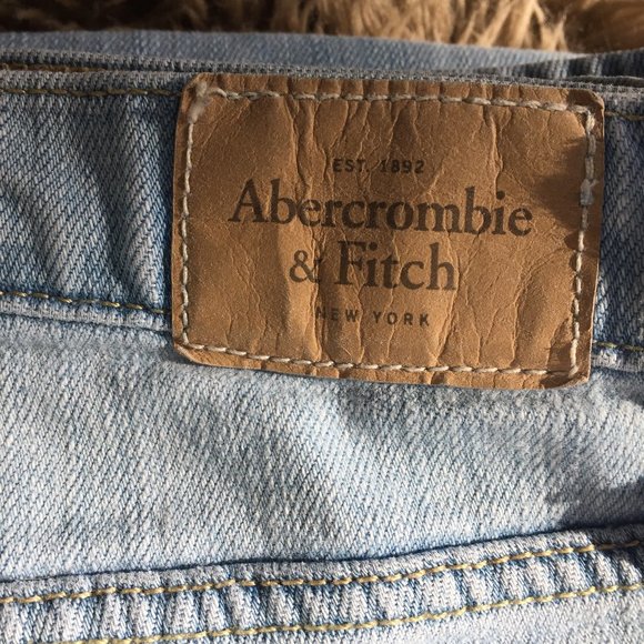 Abercrombie & Fitch light wash slim leg jeans - size 2 - Picture 2 of 10